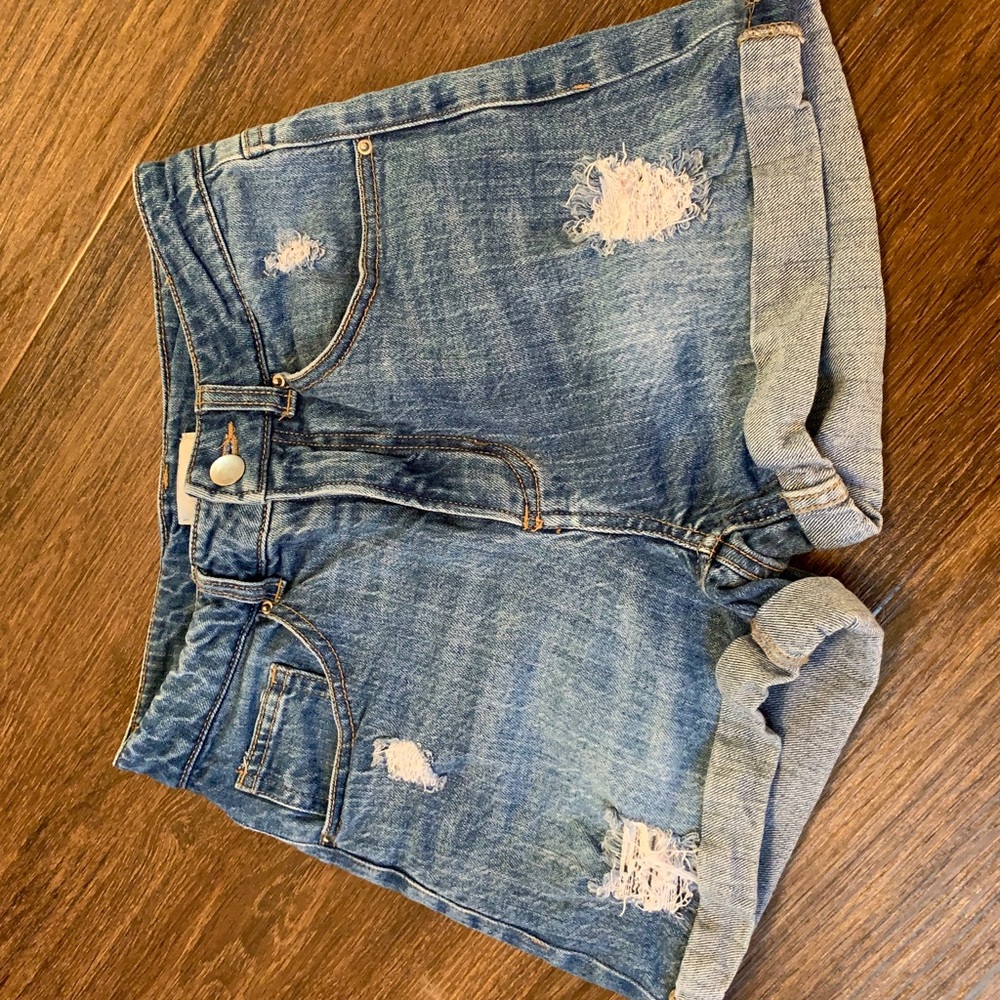new H&M denim shorts